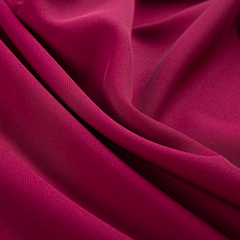 DS382 dearg 272GSM Fabraic filiméid neamhlonrach twill, stráice poileistear ceithre thaobh, drape cairdiúil don chraiceann, frithroctha agus caitheamh-resistant